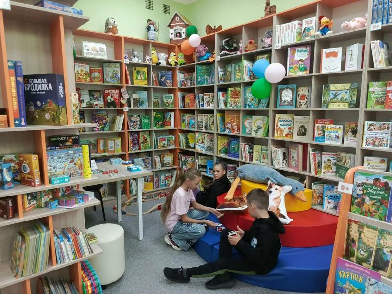 В Шимском округе открылся детский культурно-просветительский центр на базе библиотеки В Шимском округе открылся детский культурно-просветительский центр на базе библиотеки